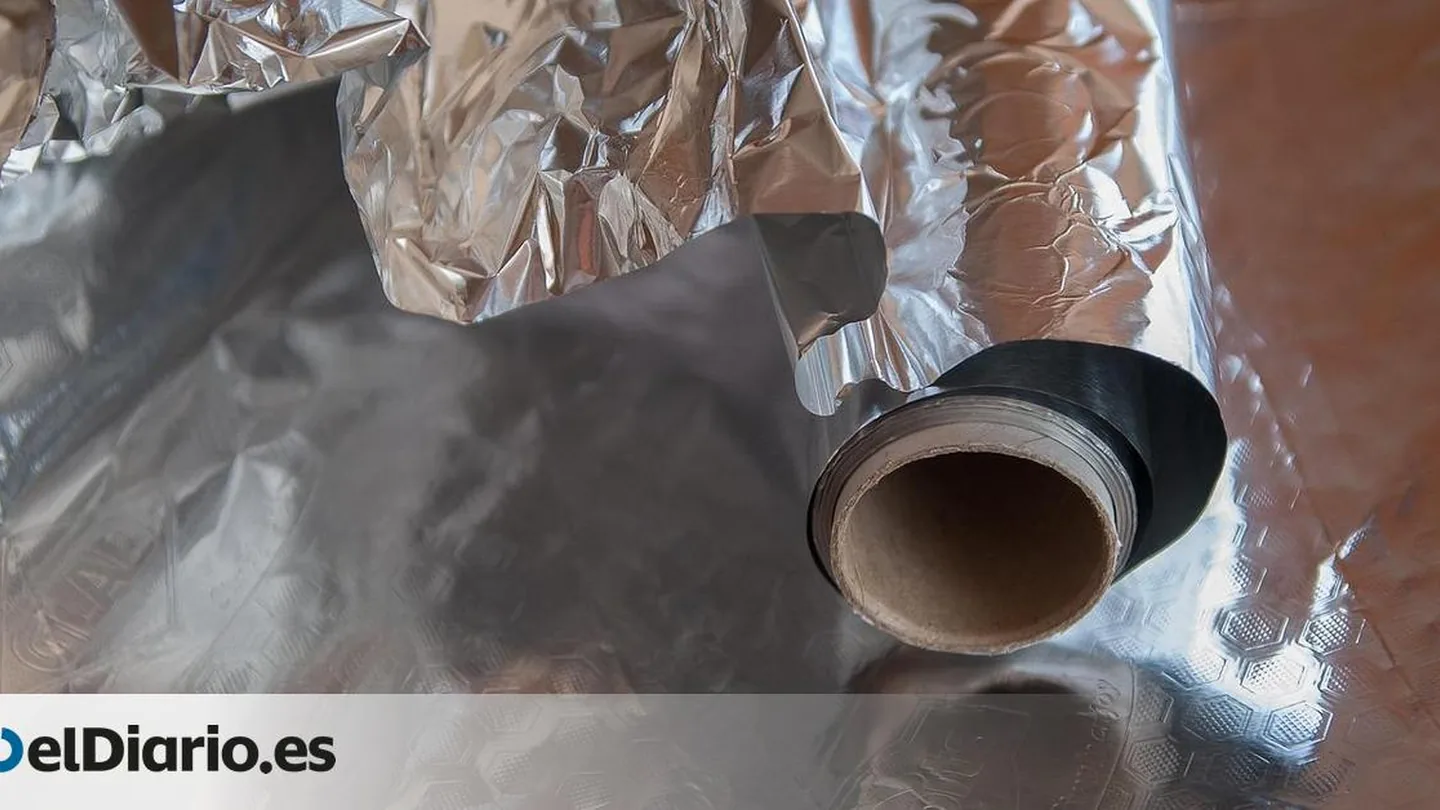 Il trucco con la carta stagnola per tenere lontane le mosche da casa