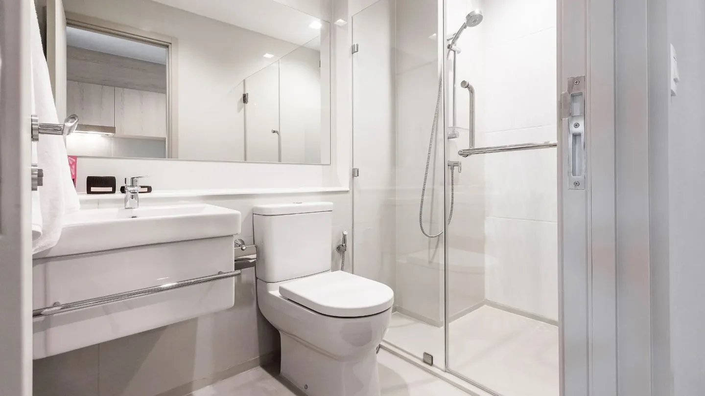 Il tuo bagno sarà sempre impeccabile: il trucco della carta stagnola