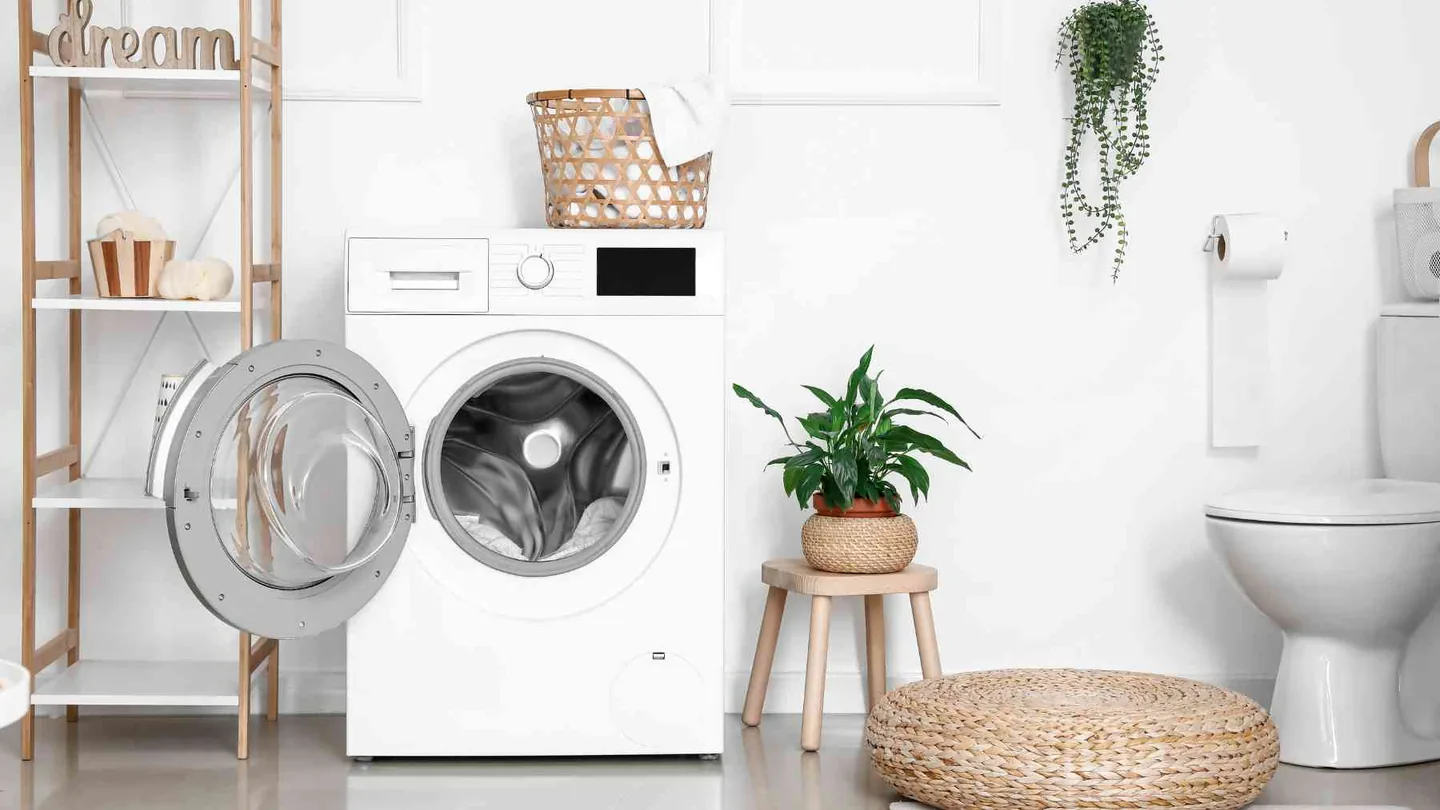 Lava il piumone in lavatrice senza rovinarla: il trucco semplice che quasi nessuno conosce