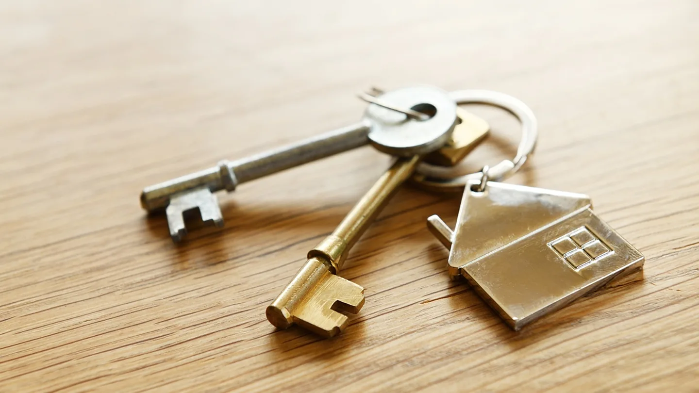 Meno caos in casa: il semplice gesto che ti aiuta a ritrovare chiavi e ordine