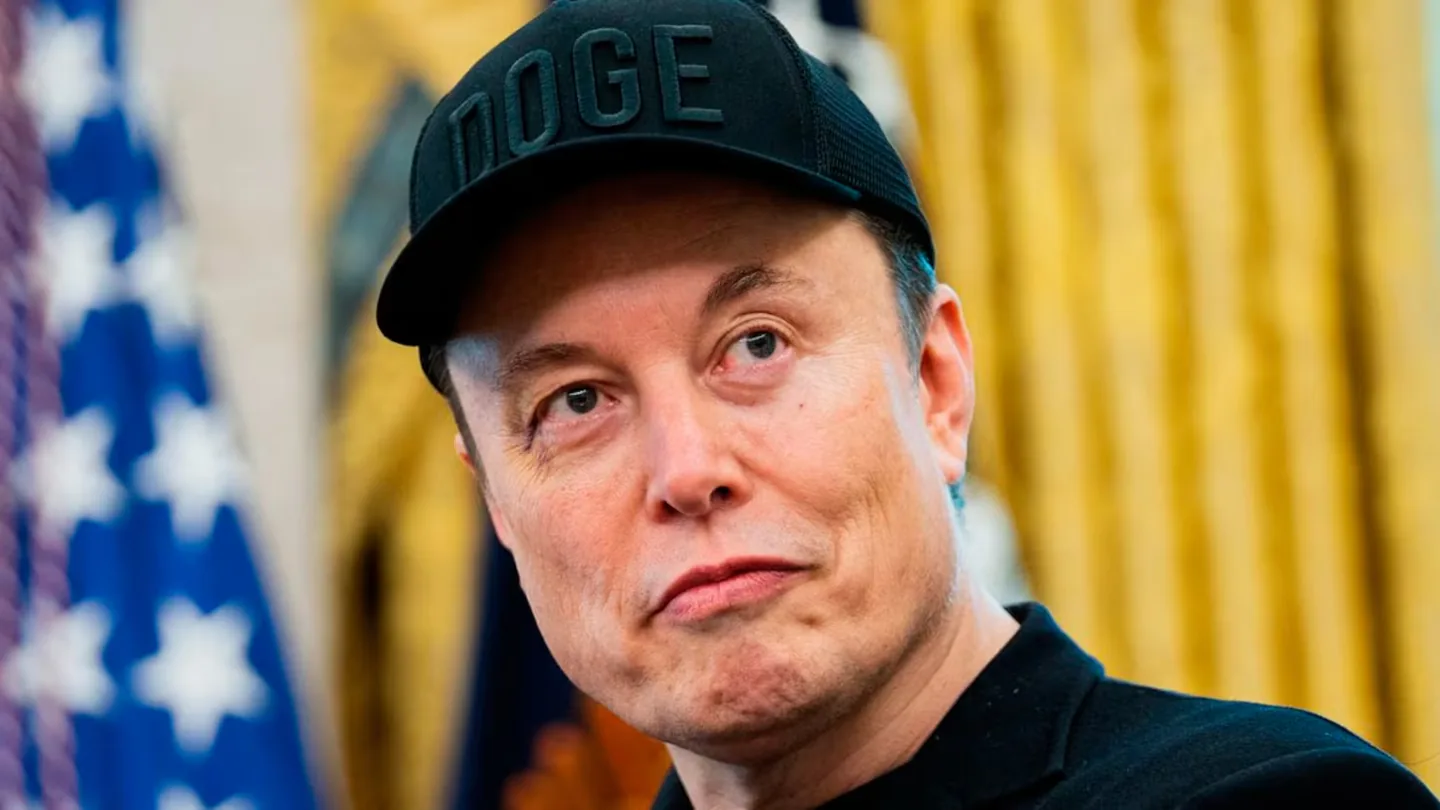 Minaccia da 5 miliardi a Apple: come Elon Musk è diventato rivale diretto dell’iPhone