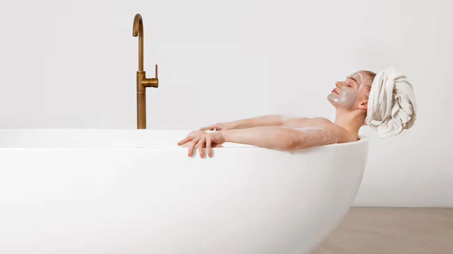 Né candeggina né sapone: il trucco per eliminare il calcare dalla vasca da bagno senza spendere troppo