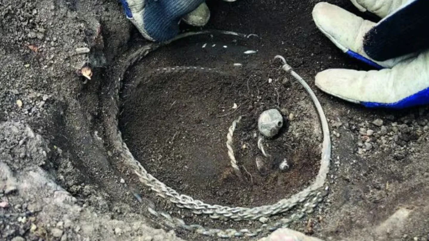 Scoperto un tesoro vichingo rimasto nascosto per oltre 1000 anni in una fattoria